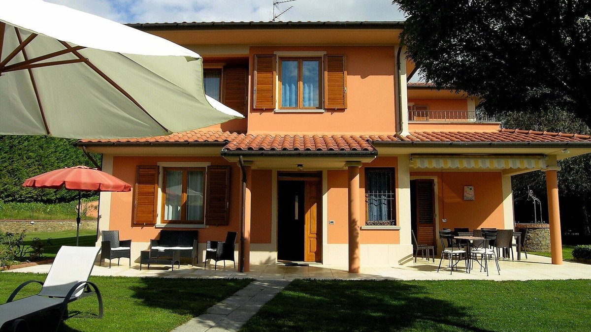 Loro Ciuffenna Villa | Villa in Tuscany with pool