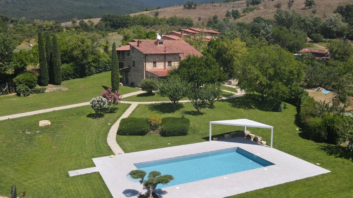 Bibbiena House | Villa in Tuscany with Pool & Panoramic Views