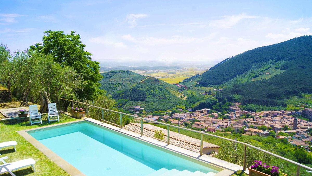 Buti Villa | Villa in Tuscany with private pool and Wi-fi above historic Buti, near Pisa