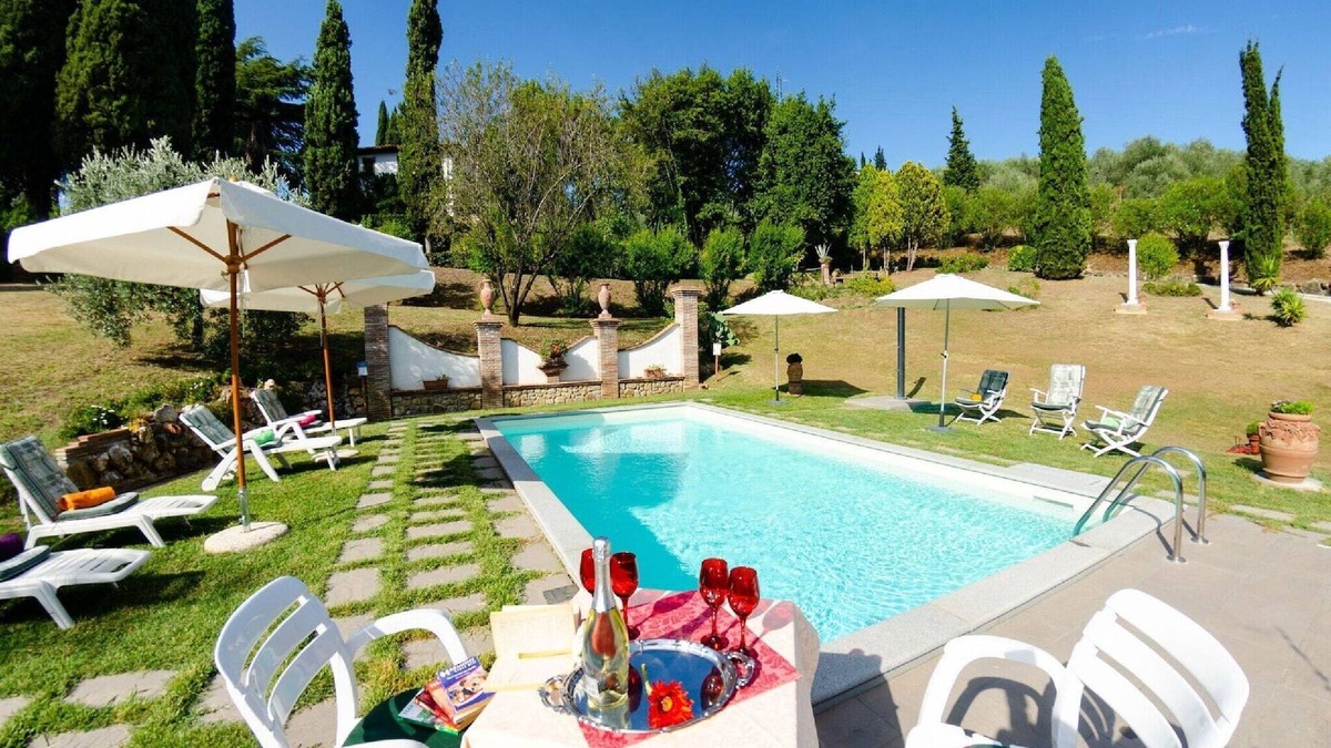 Uzzano House | Villa in Uzzano with Private Pool & Garden