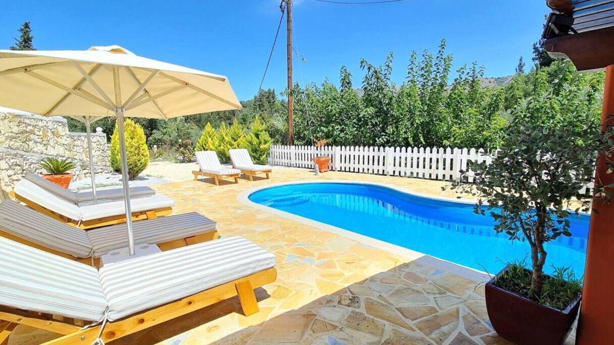 Gavalochori Villa | Villa in Vámos with 3 bedrooms sleeps 6