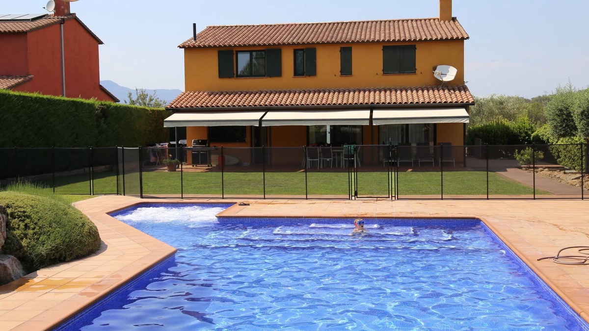 Sant Julia de Ramis Villa | Villa in VELOcity Girona, 4 Bedrooms, Pool, Office, Garage