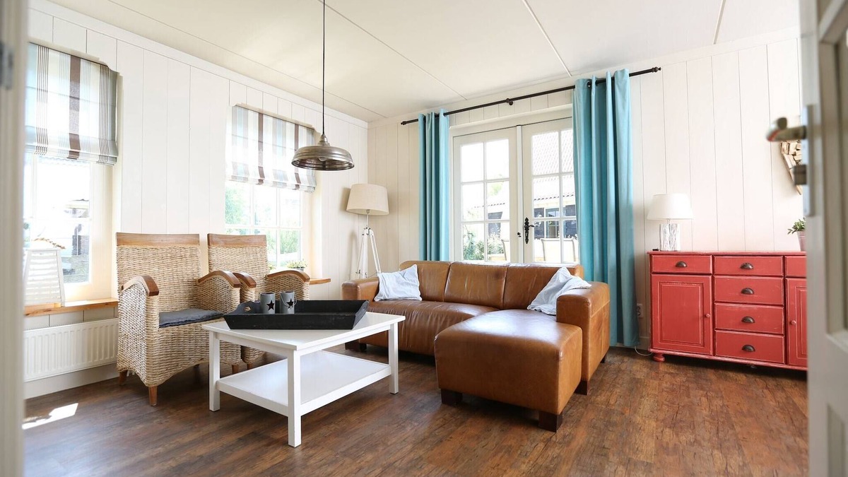Hippolytushoef Villa | Villa in Wieringer Style with Hot Tub
