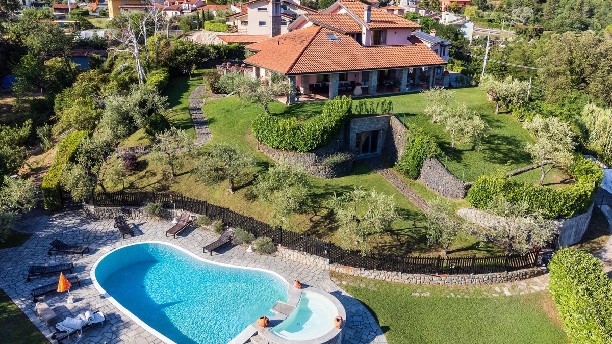 Montale House | Villa INCANTO with swimming pool in Tuscany