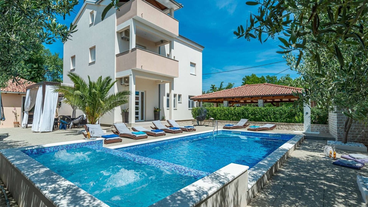 Stankovci Villa | Villa Ines surrounded by vineyards and olive trees