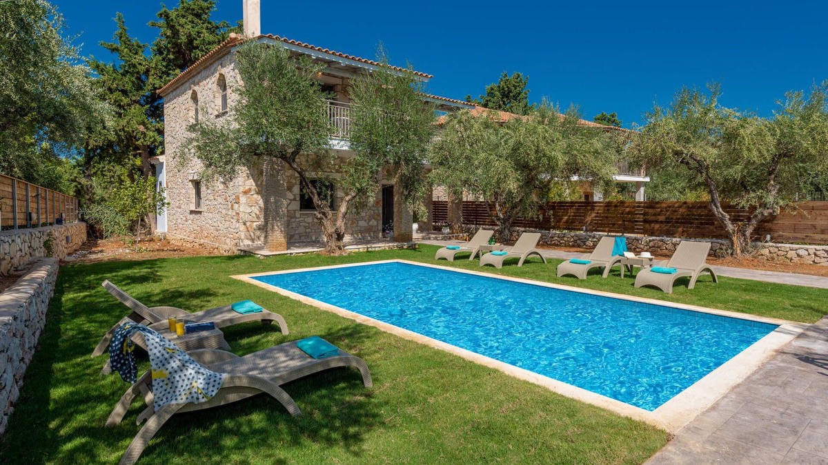 Ano Vasilikos Villa | Villa Ionio Elia by Villa Plus