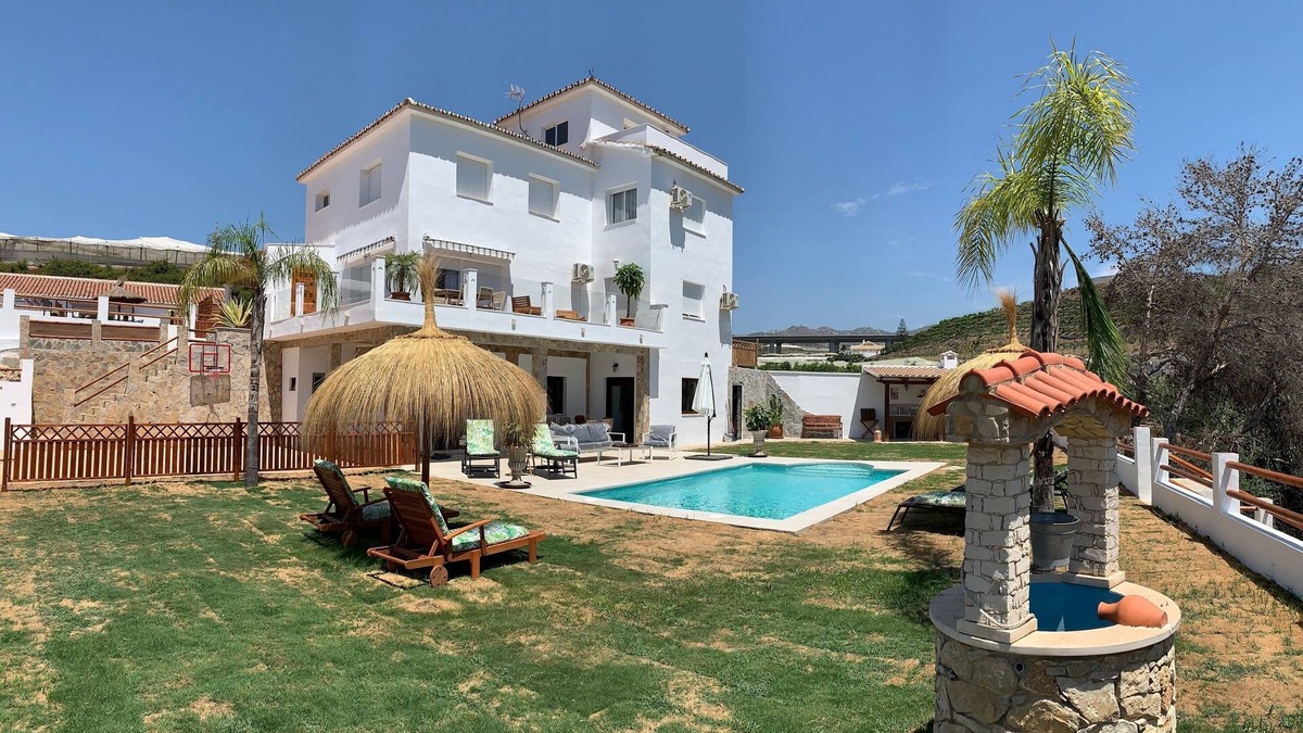 Mezquitilla House | Villa Isabel, Relax Cerca de la Playa con Piscina Privada