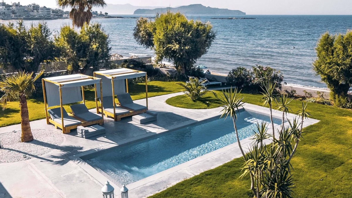 Agii Apostoli Villa | Villa Isalos I Sea fragrance & free heated pool