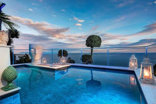 Nerano Villa | Villa Islamorada Pool and Sea View