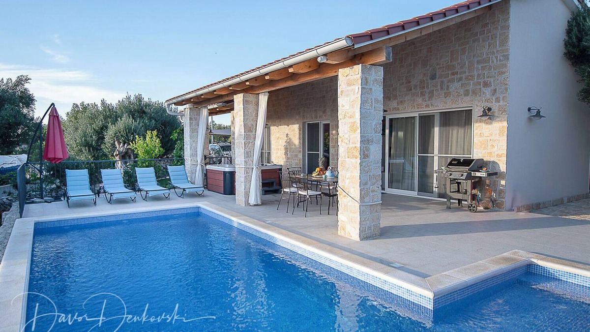 Jakisnica House | Villa Island Villa Adriana in olive garden (V9541-K1) - Jakisnica