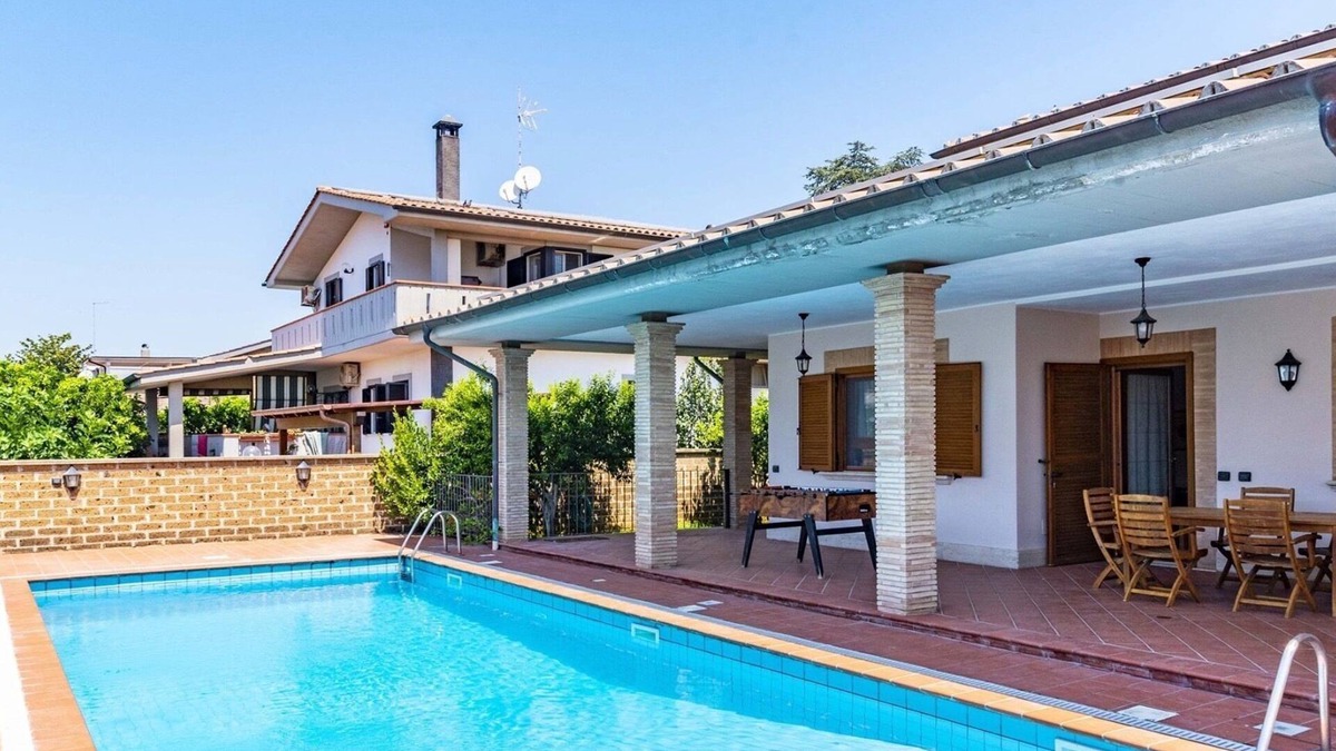 Cerreto Villa | Villa Isoletta, Beautiful vacation home with pool