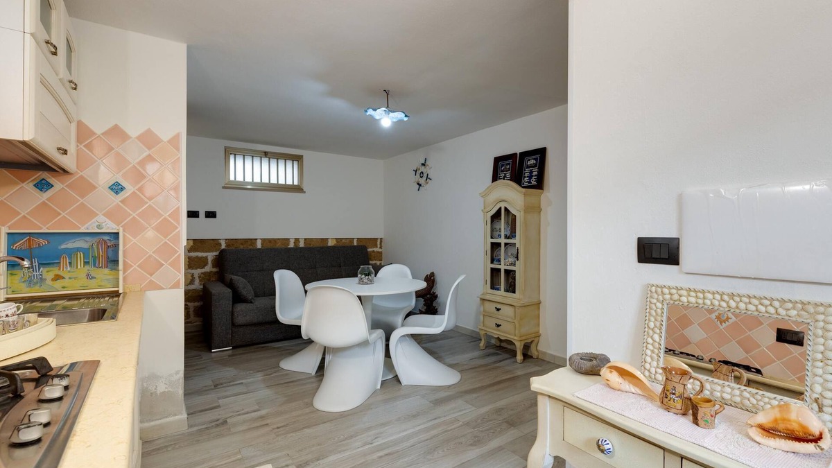 Capo Mannu Apartment | Villa "Agostina Antonio" with Shared Garden and Wi-Fi