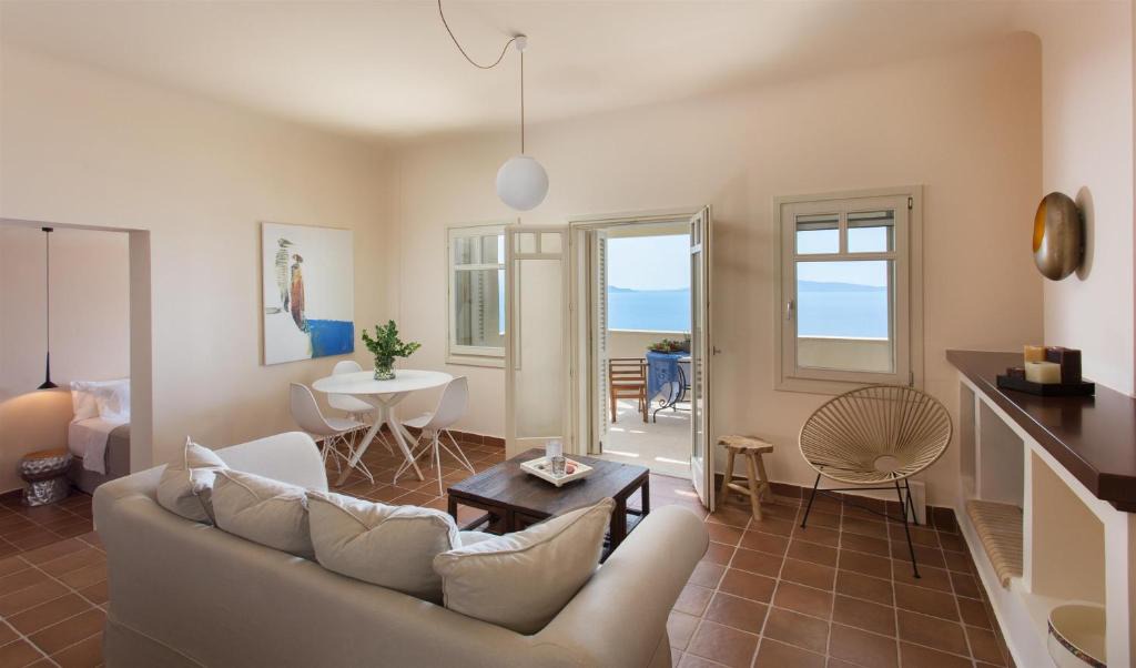 Voies Villa | Villa Itis Luxury Suite with Balcony, Panoramic View & Jacuzzi