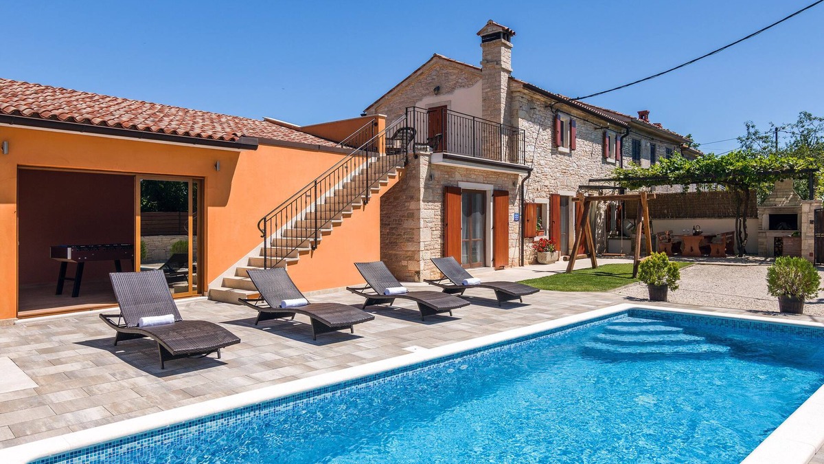 Sajini Villa | Villa Ivka - with Saltwater pool!