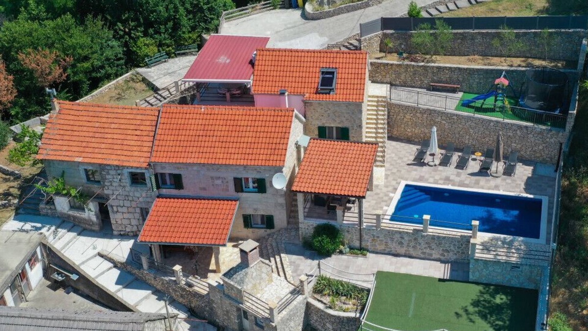 Prolozac Villa | Villa Janja - Makarska by Villas Guide