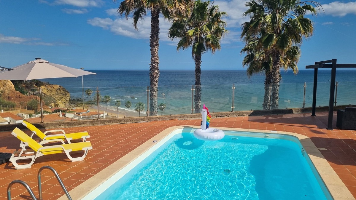 Olhos D'Agua Villa | Villa Jarmelo, Nice House 50 m Beach, Good Sea View, Pool, Garden, AC, wifi 5G