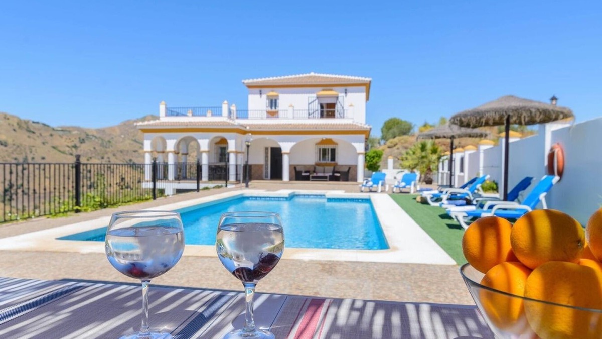 Vinuela Villa | Villa Jazmín Viñuela by Ruralidays