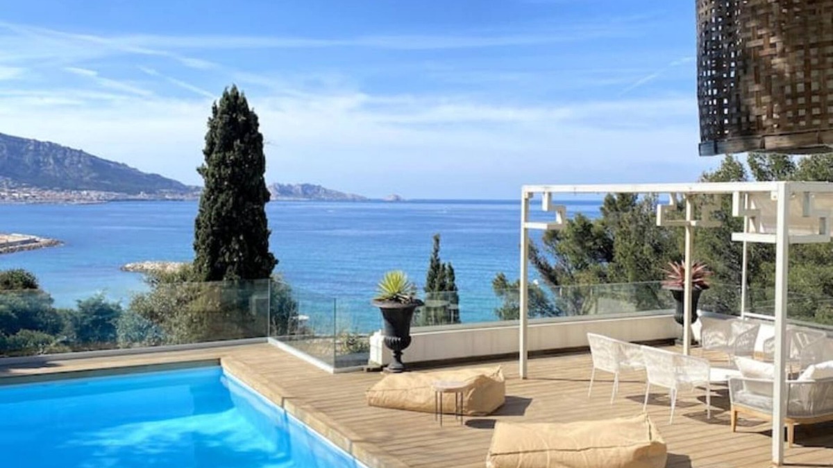 Roucas-Blanc House | VILLA JFK