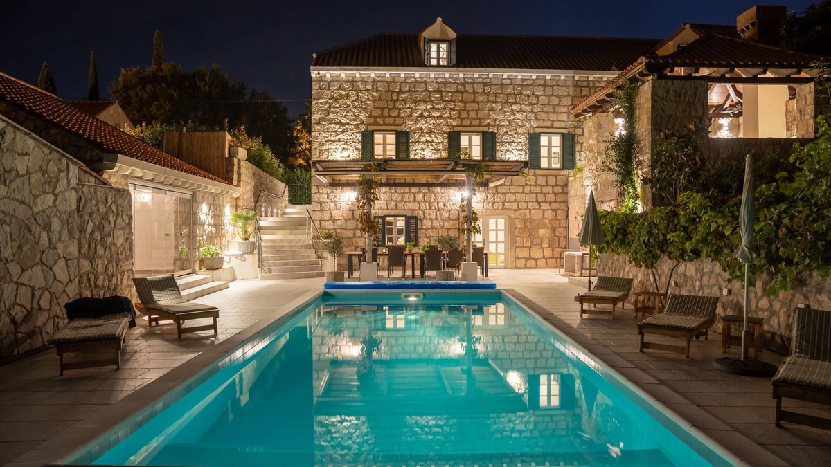 Mocici Villa | Villa Joe - newly renovated 1858 stone villa - heated pool