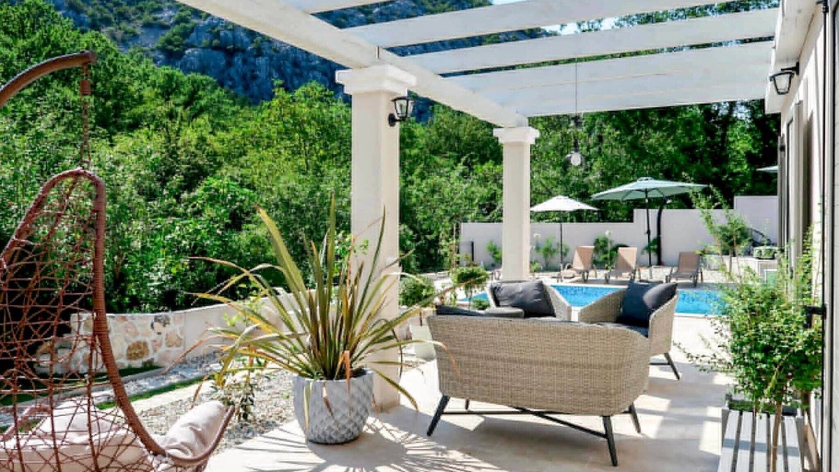 Drivenik Villa | Villa Joli - Four Bedroom Villa, Sleeps 10