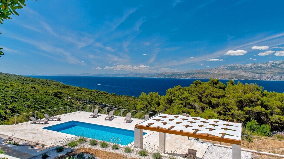 Pucisca Villa | Villa Joy - heated pool, 35 000 m2 of land, gym, family, quiet area, stylish