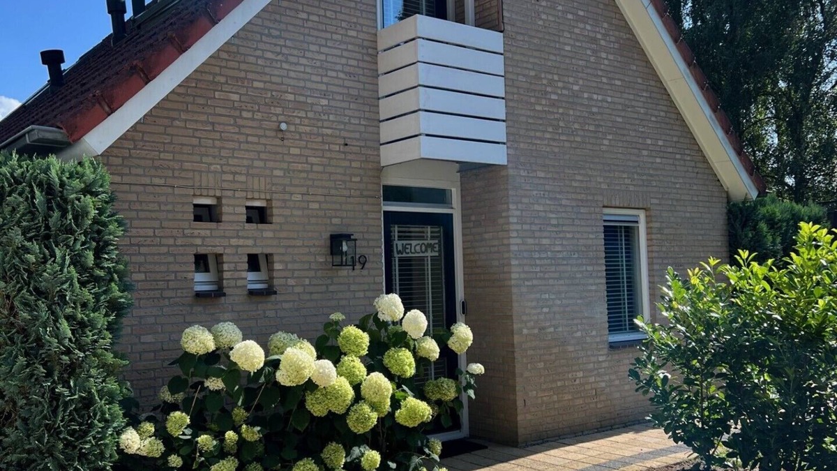 Wijchen House | Villa June Rosy, Heerlijk Huis in een Bosrijke Omgeving Vlakbij Nijmegen
