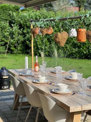Wijchen House | Villa June Rosy