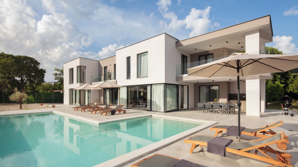 Salakovci House | Villa K.m. 5-bedroom With Pool and 3000sq m Garden