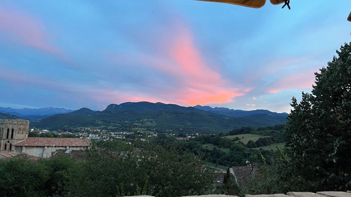 Saint-Martory House | Villa Kaliazo - Alpaca experience by the river, quiet apartment 45 qm