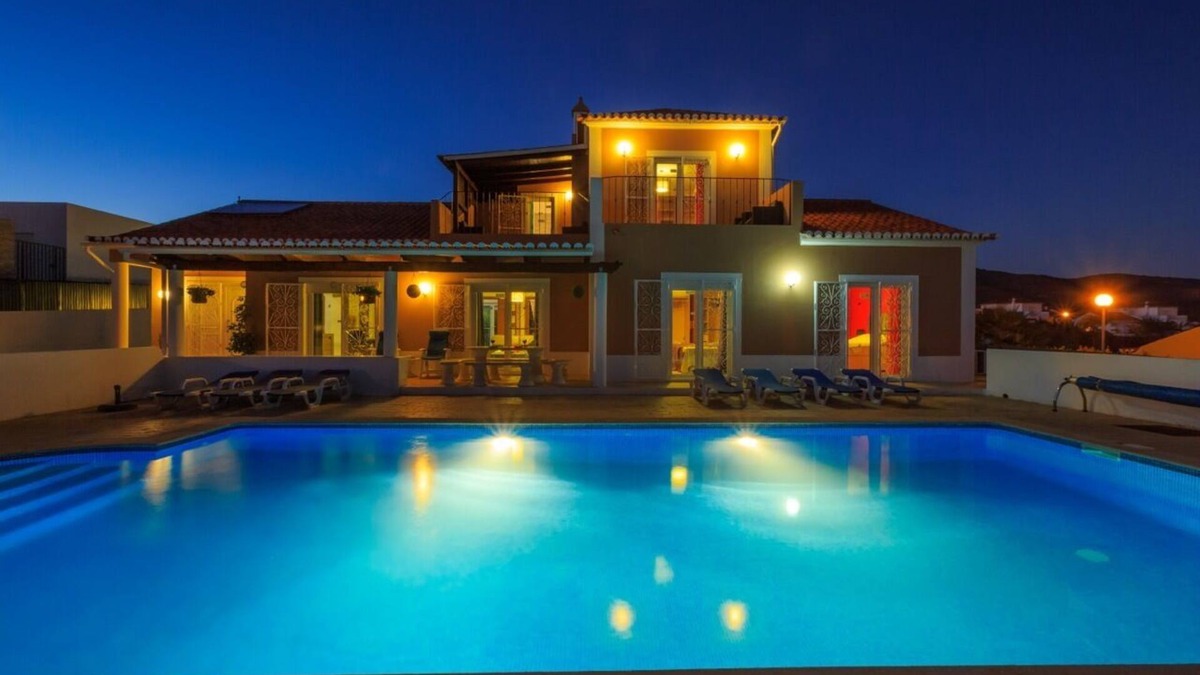 Olhao Villa | Villa Kambu - High Standard modern villa in Quelfes