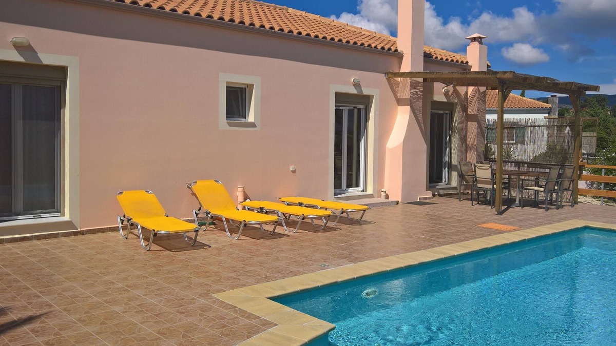 Mantzavinata Villa | Villa Karavaki - 3 bedroom family villa close to Xi beach and Lixouri town