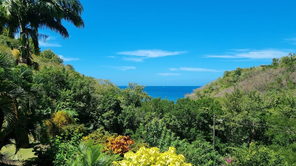 Marigot Bay Villa | Villa Karibu - only 2 minutes walk to the beach!