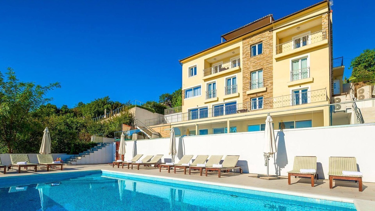 Pobri Villa | Villa Karolina - Nine Bedroom Villa, Sleeps 18