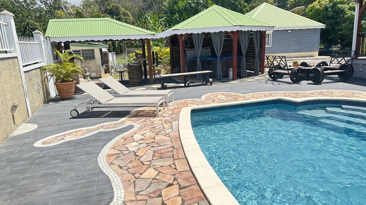 Sainte-Rose Villa | villa karouanne piscine et spa - Near Dehaies