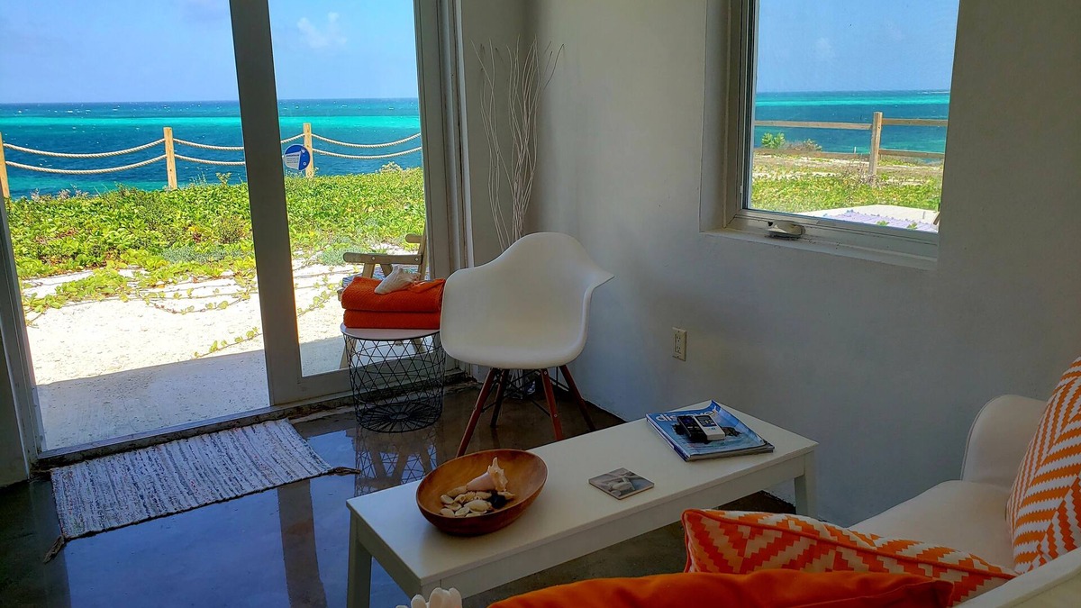 Cockburn Town House | Villa Kaya - Orange Suite W/Golf Cart - Ocean Front