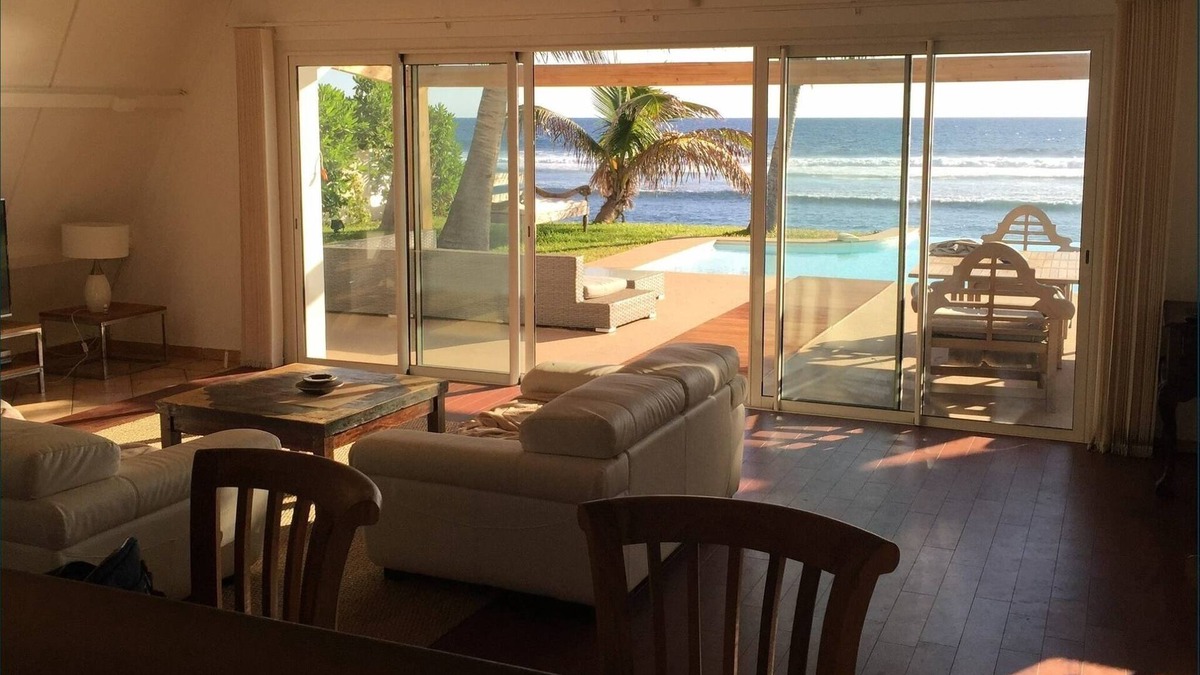 Trois-Bassins Villa | VILLA KAZ KAYAMB, FEET IN THE WATER
