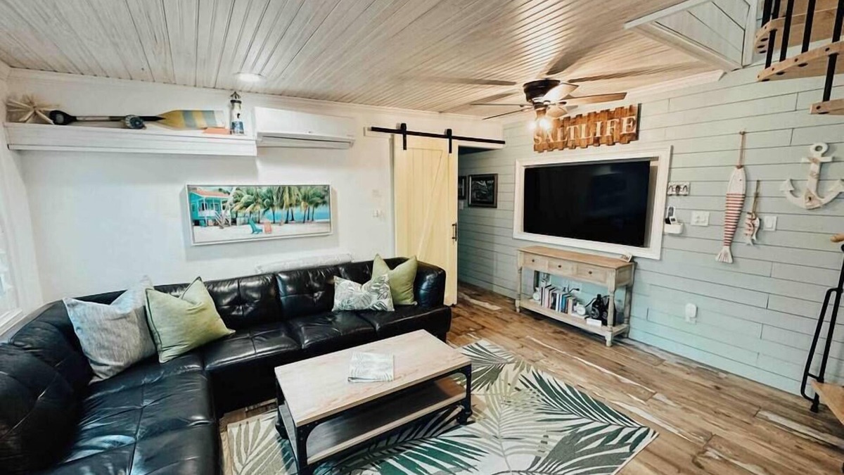Safety Harbor Villa | Villa Key West "Villas by Christine"