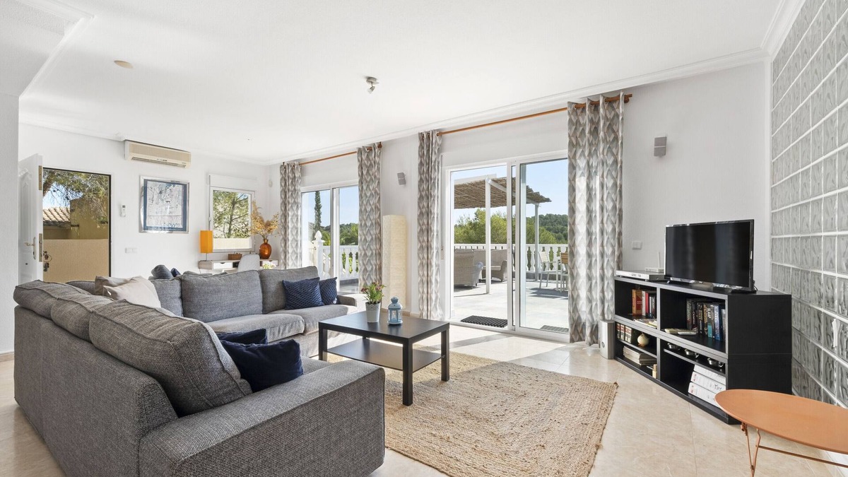 Pilar de la Horadada Villa | 'Villa Kip' with Pool, Garden & Wi-Fi