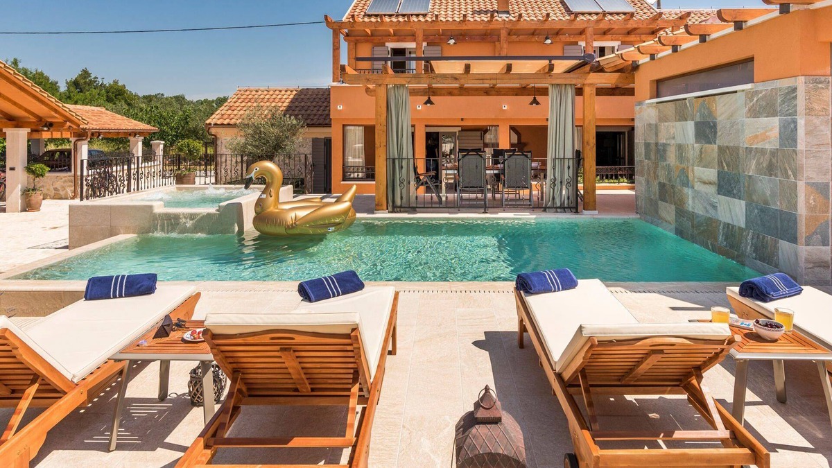 Bicine Villa | Villa Klementina - Three Bedroom Villa, Sleeps 6