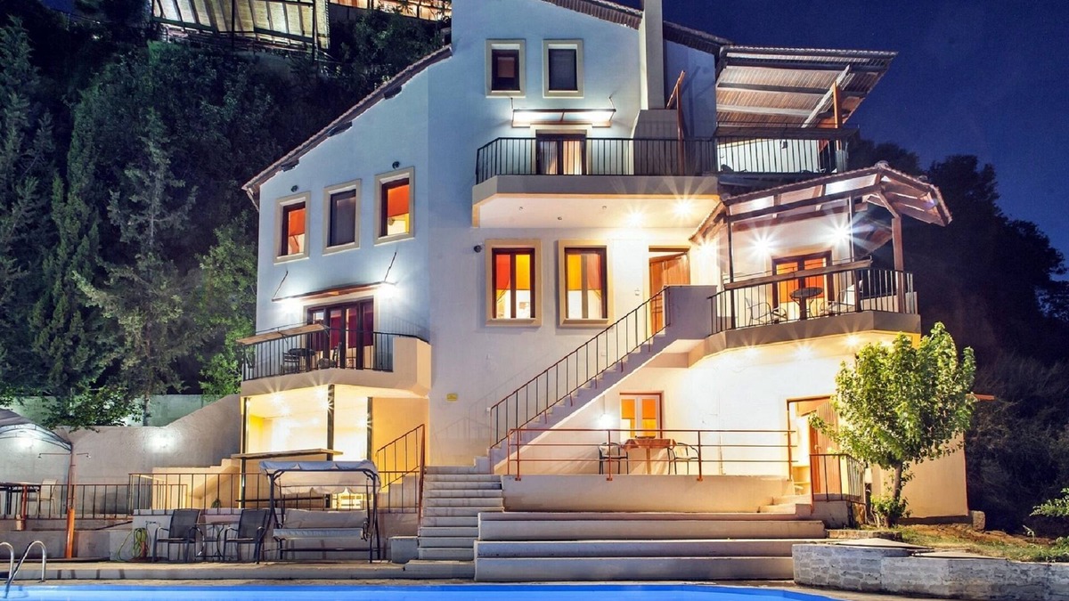Malevizi Villa | Villa Kleopatra With Private Pool Near TO T HE Beach Away From THE City NO