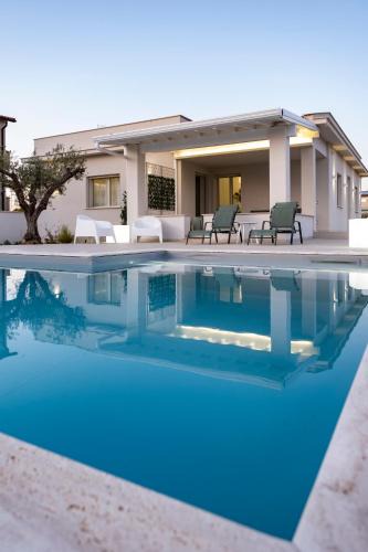 Giarra House | Villa Kora Suites&Pool