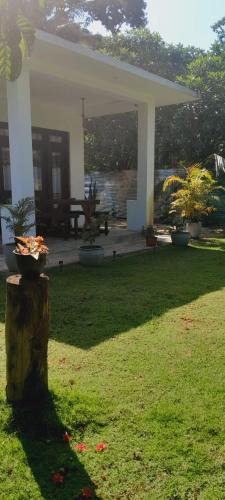 Midigama Villa | Villa Koratuwa