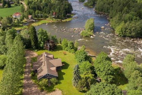 Kotka Apartment | Villa Koskenäyräs - beautiful Villa beside the Kymi River and Kokonkoski rapids