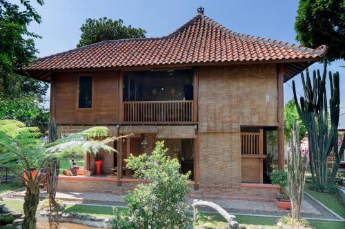 Cipanas Villa | Villa Kuda Sarongge