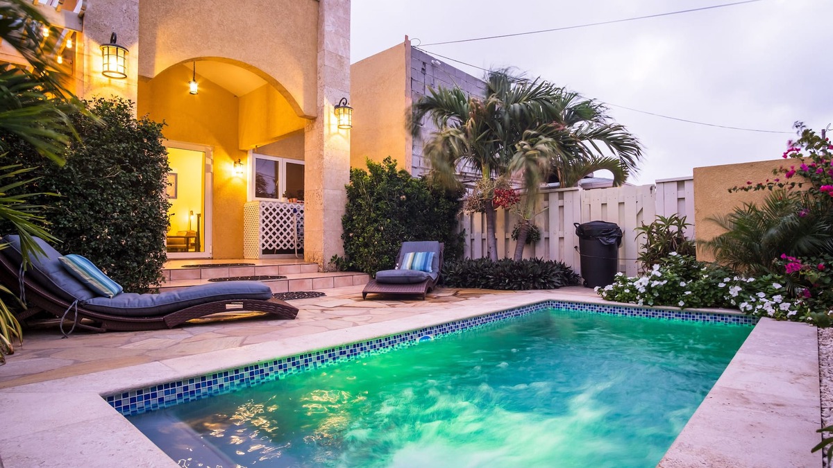 Alto Vista Apartment | Villa Kunuku with Private plunge pool