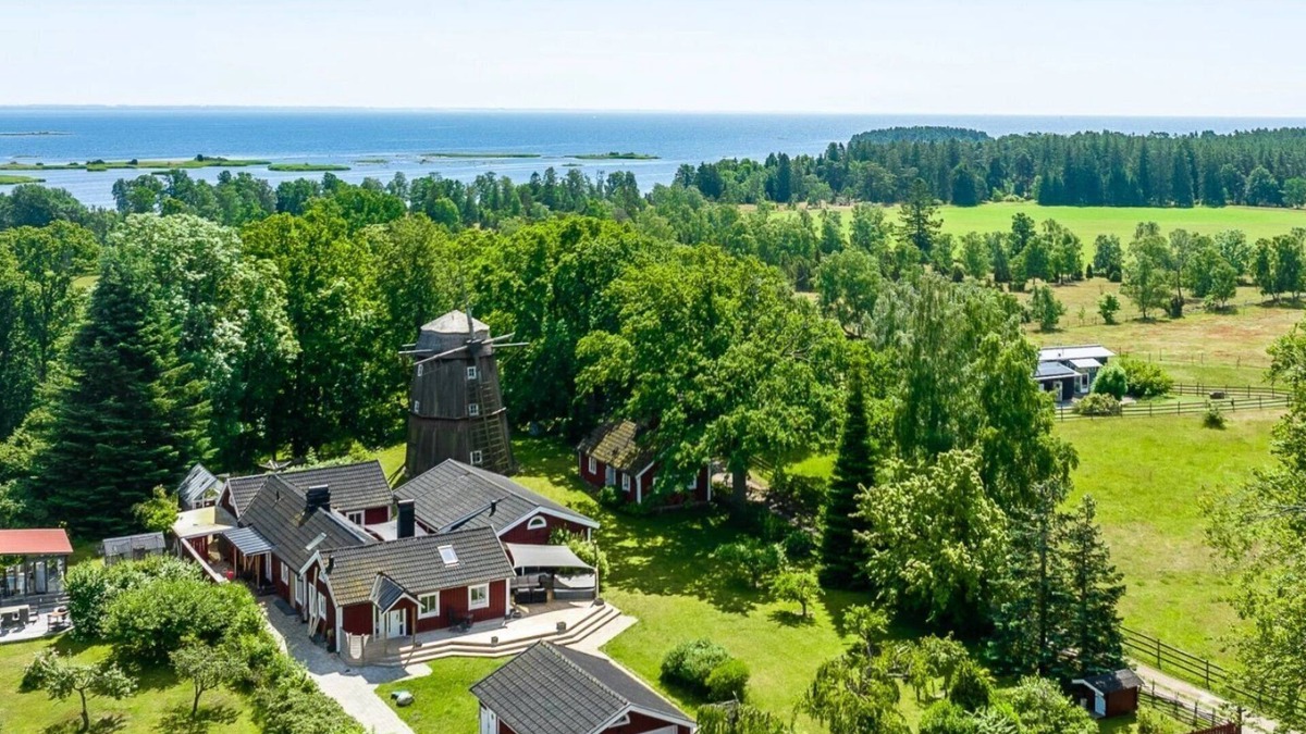 Kolboda House | Villa Kvarnbacken - Unique, luxurious vacation home with historical flair