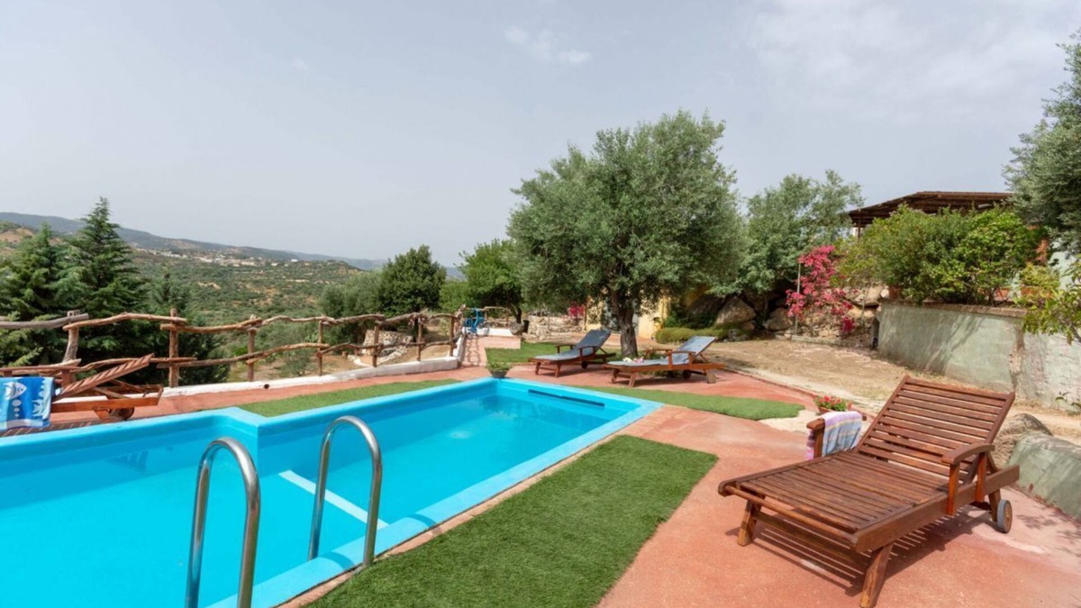 Oliena Villa | Villa L'Oleandro with pool and A/C
