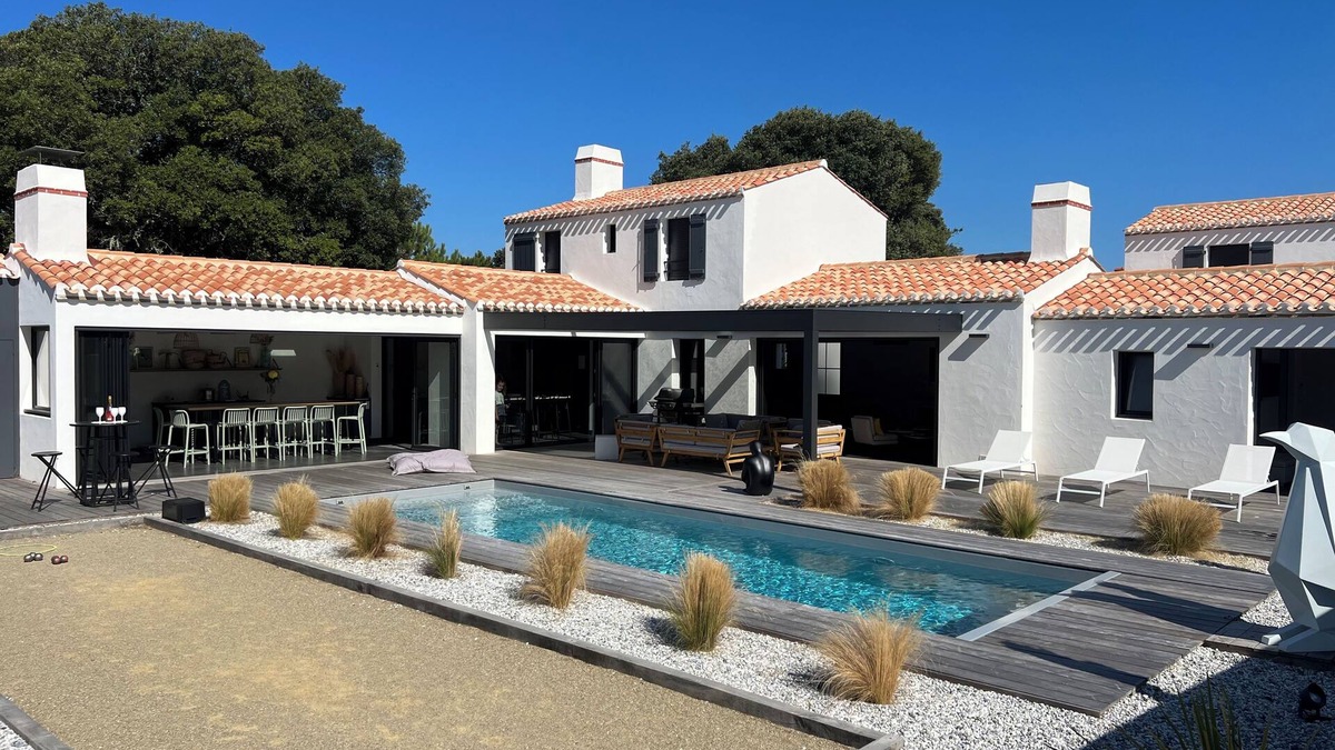 L'Epine House | VILLA LA BOSSE 1OP ☀️ Heated swimming pool, Boules pitch, XXL BioClimatic pergola