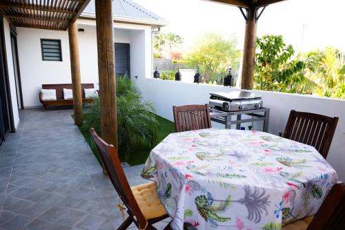 Saint-Pierre De La Reunion House | Villa la Canne Mapou N08 1 chambre