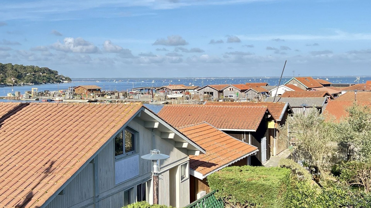 Piraillan Apartment | Villa La Conche Vue Bassin, sandy beach 200 metres away